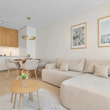 דירה Elegant With Balcony & Air Conditioning In By Renters