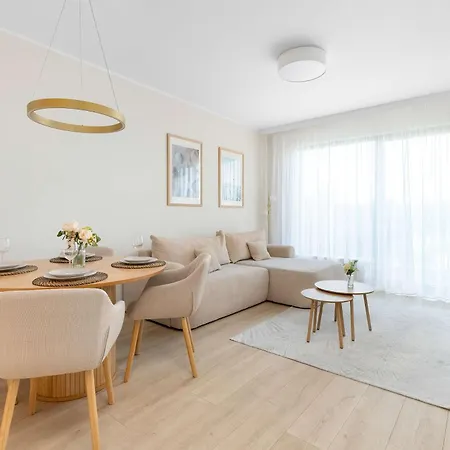 Elegant With Balcony & Air Conditioning In By Renters