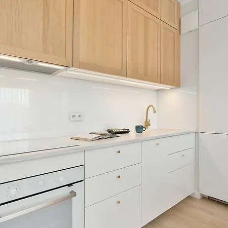 Elegant With Balcony & Air Conditioning In By Renters דירה *